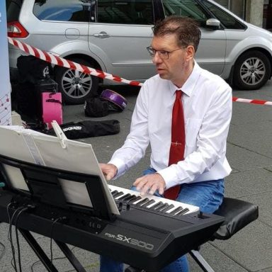 Onze pianist Gerard van Duijghuijzen Onze pianist Gerard van Duijghuijzen