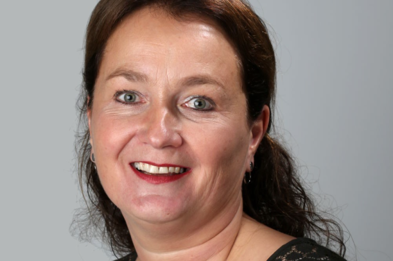 Onze dirigent Wilna Sierksma Onze dirigent Wilna Sierksma